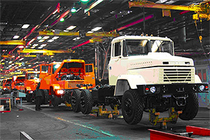 Legendarele camioane KrAZ din Ucraina şi istoria complicată a supravieţuirii fabricii după anul 1990 până astăzi