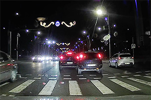 (VIDEO) Accident inexplicabil aseară în centrul Chişinăului, surprins de o cameră de bord