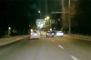 (VIDEO) Urmărire de la Ciocana la Buiucani a unui Mitsubishi astă-noapte de către poliţia din Chişinău