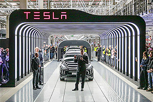 După luni de amânări, noua fabrică Tesla din Germania a fost inaugurată de Elon Musk