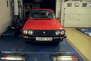 (VIDEO) O Dacia 1310, pusă pe un dyno stand în Ungaria la trei decenii după ce a fost produsă