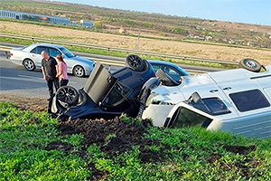 Accident grav la Ratuş, pe traseul Orhei-Chişinău, cu două maşini răsturnate, iar unul din şoferi era în stare de ebrietate