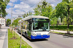 Primăria Chişinău anunţă că a majorat salariile şoferilor de troleibuze, acum aceştia primesc 850 euro