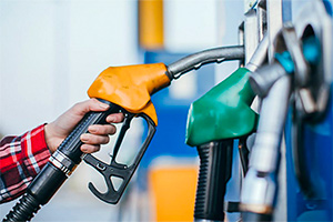 Preţul benzinei se apropie de 28 lei per litru în Moldova, stabilind un nou record, după noi scumpiri anunţate de ANRE