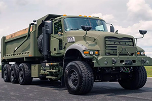 Acesta e Mack M917A3 8x8, noul camion militar care intră în serviciul armatei SUA