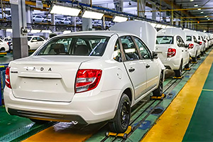 Ministrul transporturilor din Rusia a anunţat că ar putea trece de la Genesis pe Lada, însă doar dacă maşina rusească va fi făcută normal