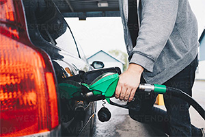 ANRE vrea să atragem atenţie nu doar când carburanţii se scumpesc, ci şi când se ieftinesc, iar în ultima lună şi jumătate preţurile s-au redus semnificativ