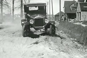 (VIDEO) Cum înainta departe de asfalt primul automobil produs în serie din lume, Ford Model T, acum 100 ani