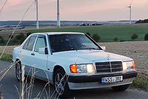Acesta e un Mercedes W201 din Moldova, cu 353 km parcurşi, care tocmai a călătorit fără probleme până în Germania