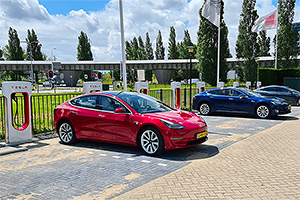 Supercharger-ele Tesla au devenit ilegale în Germania, după ce au fost deschise şi proprietarilor altor mărci, din cauza unei reguli prea stricte