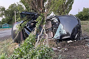 Accident deosebit de grav ieri noapte la Floreşti, cu un BMW Seria 7, şoferul căruia n-a putut fi salvat
