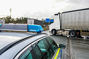Şofer de camion din Belarus, reţinut de poliţia din Germania după ce a fost surprins conducând beat, pe traiectorii haotice, pe autostradă