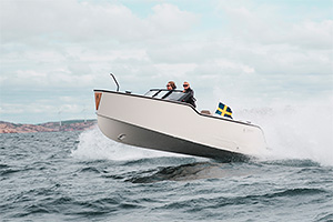Acesta e X Shore 1, un nou iaht electric, dezvăluit în Suedia, la preţ mai mic decât un Mercedes-AMG G63