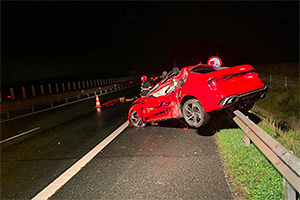 Un şofer de Audi din România, care avea un mecanism în lacătul centurii de siguranţă pentru a păcăli senzorul, a decedat într-un accident de autostradă