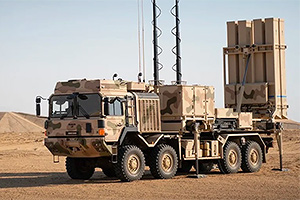 Ingineria sistemului de apărare aeriană IRIS-T SLM, creat pe şasiurile camioanelor MAN 8x8