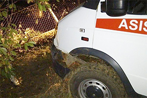 Un tânăr din Moldova a chemat ambulanţa, iar după ce a ajuns la spital, a furat-o de acolo