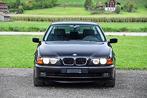 Acesta e un BMW Seria 5 E39 aparent banal din Elveţia, dar a fost menţinut într-o stare admirabilă timp de 24 de ani timp de proprietarul său