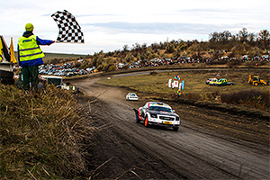 (FOTO) Cum a fost şi ce maşini au participat la competiţia de autocross de ieri din Moldova