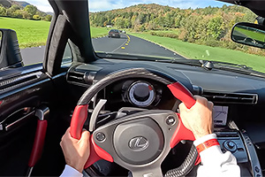(VIDEO) Cum sună şi cum se conduce un legendar Lexus LFA, nu pe autostrăzi, ci pe drumuri de munţi, cu serpentine