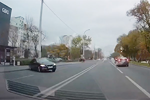 (VIDEO) Poliţia a găsit şoferul BMW-ului care făcea drift-uri haotice pe strada Albişoara din Chişinău, maşina era închiriată