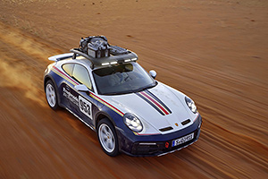 (VIDEO) Acesta e multaşteptatul Porsche 911 Dakar, maşina produsă pentru că mai există ingineri şi designeri curajoşi