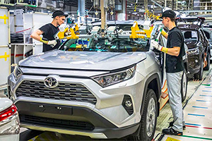 Toyota va concedia toţi angajaţii de la fabrica sa din Rusia până la Anul Nou, iar soarta uzinei e incertă