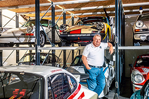 Acesta e belgianul cu o colecţie de 50 de variaţii de Porsche 911, adunându-le în continuarea ideii bunicului său
