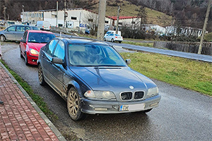 BMW cu discuri de frână lipsă pe puntea spate, depistat în trafic de poliţiştii din România