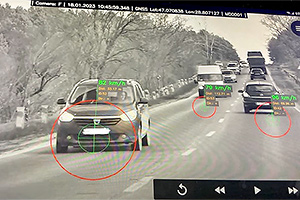 Noul sistem cu camere la 360 grade de pe maşinile poliţiei din Moldova e instalat pe maşini nemarcate şi a înregistrat un număr uriaş de încălcări din prima testare