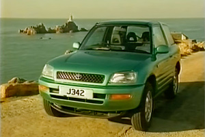 (VIDEO) Ce impresie de condus lăsa în testele din anul 1997 prima Toyota RAV4 electrică