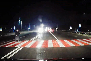(VIDEO) Un şofer de Dacia Lodgy din Moldova şi-a sacrificat maşina sa, pentru a salva un pieton la Peresecina