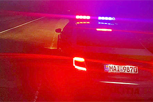 Un nou accident grav cu un pieton în Moldova: un şofer de 19 ani a dat peste o bătrână care mergea noaptea pe un traseu neiluminat