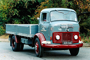 Ingineria curioasă a motorului Commer TS3 cu 3 cilindri şi 6 pistoane, în doi timpi, pus cândva pe camioane britanice