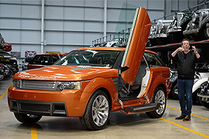 (VIDEO) Acesta e un Land Rover cu uşi în stil Lamborghini, din garajul secret al producătorului britanic