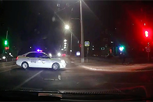 (VIDEO) Doi şoferi care goneau întrecându-se pe strada Albişoara din Chişinău au dat faţă în faţă cu poliţia