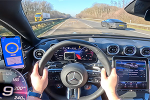 (VIDEO) Un Mercedes-AMG C43, cu motor de 4 cilindri, întâlneşte un Porsche 911 pe o autostradă din Germania şi rămâne departe în spate