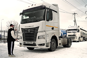 (VIDEO) Un şofer de Kamaz K5 din Rusia a răbufnit în critici despre cât de prost e conceput şi asamblat camionul său