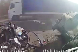 (VIDEO) Au apărut imaginile cu momentul accidentului uriaş de pe autostrada M1 din Ungaria, de pe camera de bord a unui camion