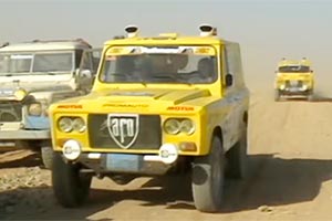 (VIDEO) Cum arăta participarea Aro din 1984 la raliul Faraonilor, unde marca românească a ajuns învingătoare prin nisipurile din Egipt