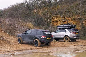 (VIDEO) Duel departe de asfalt între un VW Touareg V10 TDI şi un Land Rover Discovery mai modern