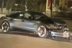 (VIDEO) Au apărut imaginile accidentului cu un Audi e-tron GT electric cu numere de Bucureşti şi un Lexus în Chişinău
