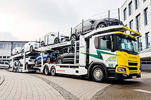 Scania a pus în operare primul său camion electric transportator de maşini şi anunţă parametrii acestuia