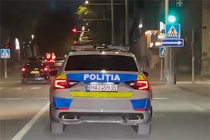 (VIDEO) Maşinile cu design nou ale poliţiei din Moldova au început a fi văzute pe străzi patrulând