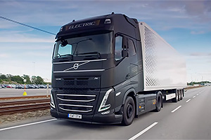 (VIDEO) Camionul Volvo FH Electric are 3 tone de baterii, pentru 300 km autonomie, şi păstrează cutia de viteze