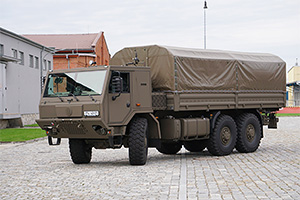 Contrast faţă de fabrica Roman din Braşov: armata Cehiei a primit peste 200 de camioane Tatra 6x6 proaspăt fabricate în dotarea sa