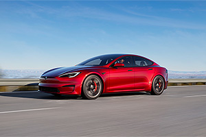 Tesla a lansat versiuni cu autonomie mai mică pentru Model S şi Model X, care costă cu 10 mii dolari mai puţin, dar există un detaliu curios