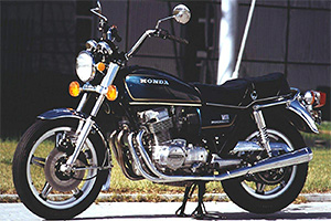 Ingineria bizară a primei motociclete cu cutie automată de acum aproape 50 de ani, Honda CB750A