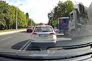 (VIDEO) Momentul în care un viitor şofer este respins la examenul auto, surprins de o cameră de bord în Chişinău, iar examinatorul pare să aibă dreptate