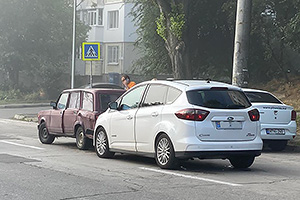 Un accident cu o Lada 2104 din Chişinău arată ce urmări poate avea oboseala metalelor şi coroziunea în timp
