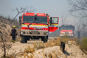 (FOTO) Pompierii cehi şi slovaci au intervenit cu 15 camioane Tatra şi 3 Unimog la stingerea incendiilor din Grecia, iar aportul acestora s-a dovedit a fi crucial